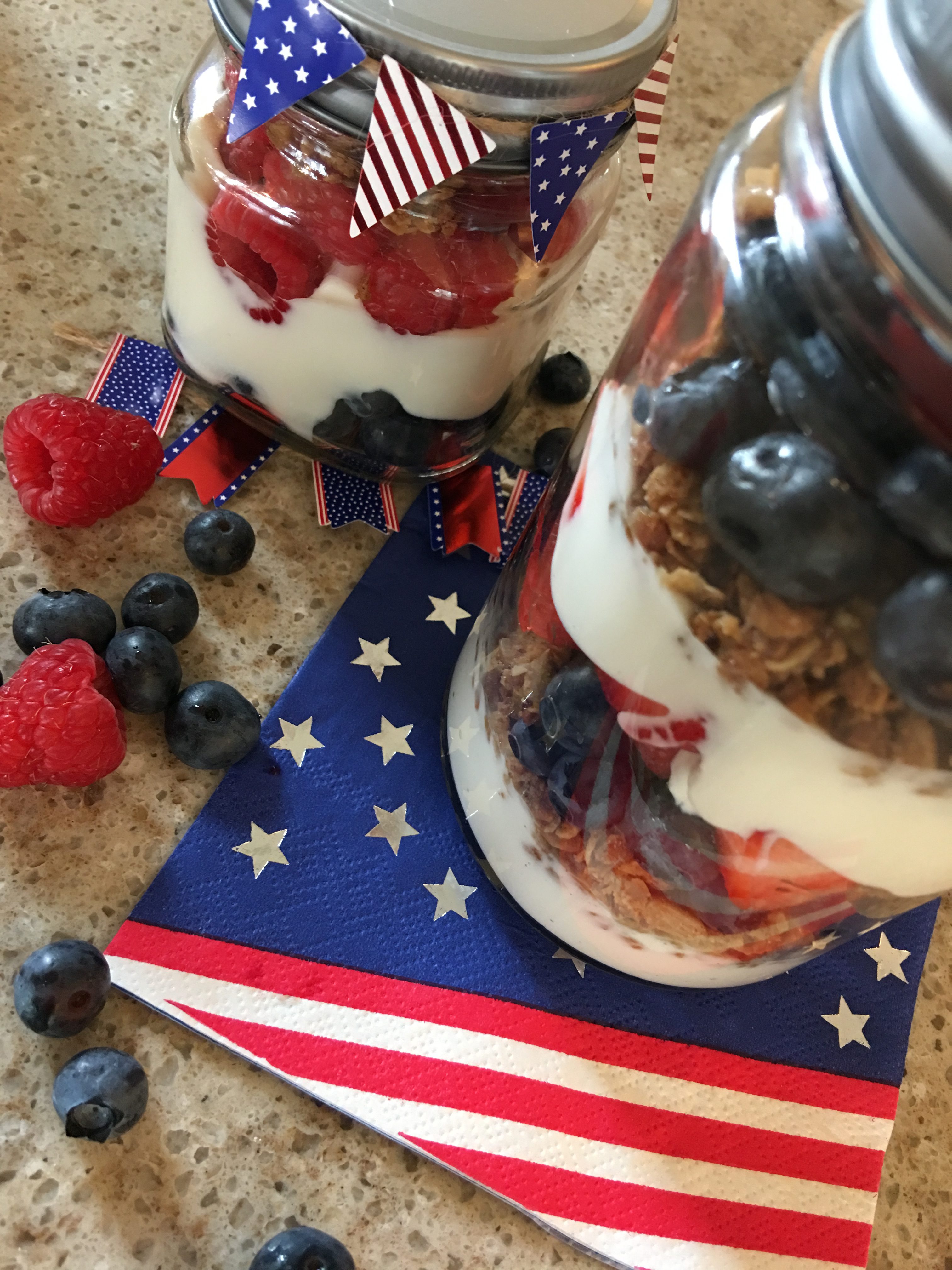 Red, White, and Blue Yogurt Parfaits, low calories, breakfast