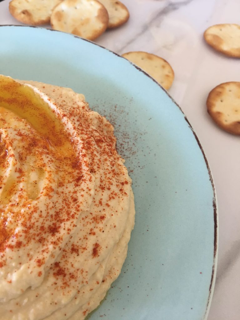 Smooth and Creamy Hummus